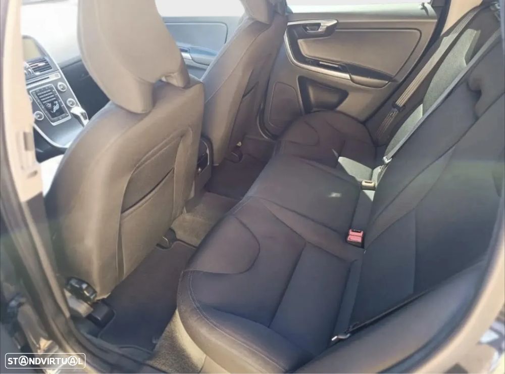 Volvo XC 60 2.0 D4 R-Design Momentum - 7