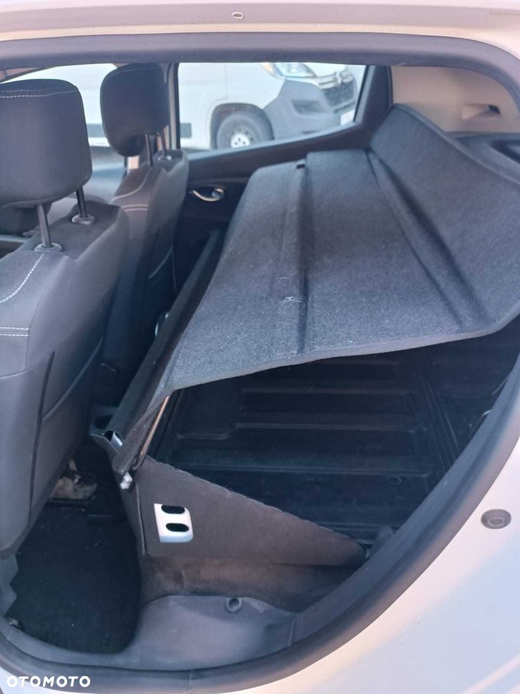 Renault Clio - 8