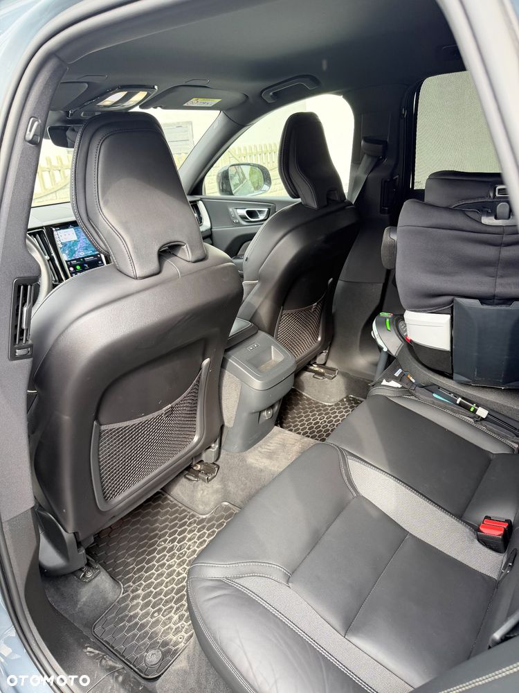 Volvo XC 60 B5 B AWD Plus Dark - 6