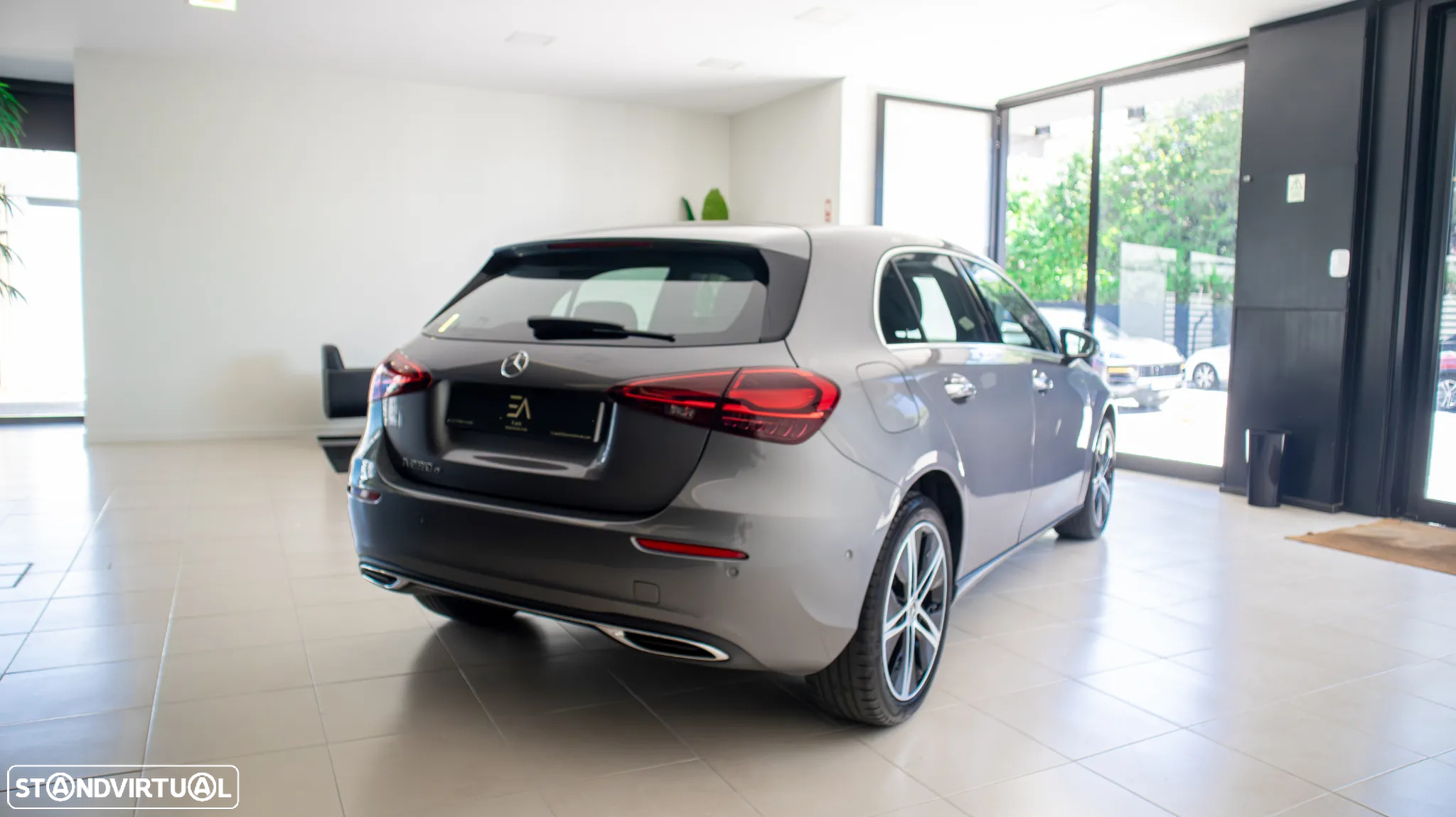 Mercedes-Benz A 250 e - 5