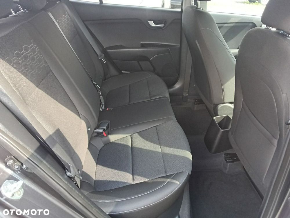Kia Rio - 13