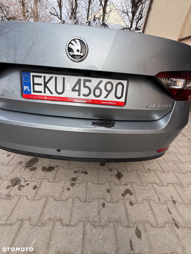 Skoda Superb 2.0 TDI Ambition DSG - 11