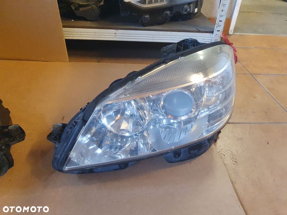 REFLEKTOR L/P MERCEDES C-KLASA W204 SOCZEWKA H7 - 6
