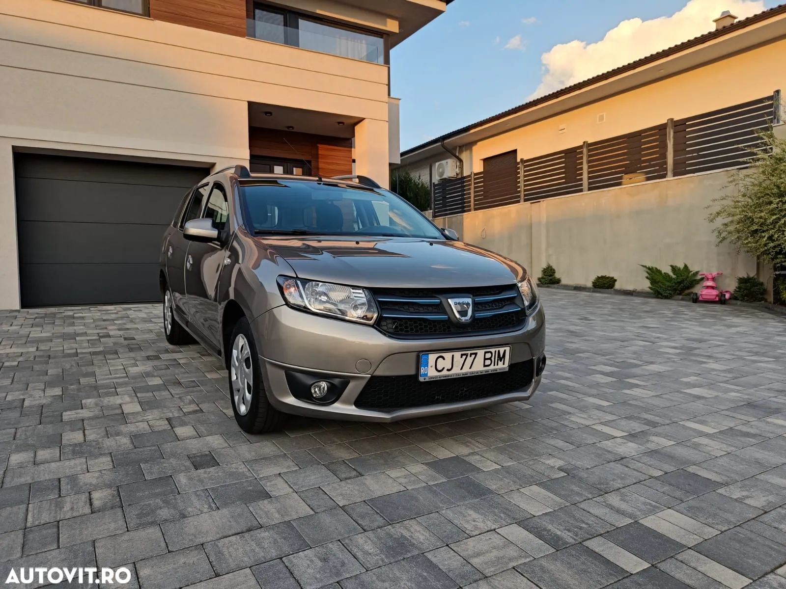 Dacia Logan MCV 1.2 73 CP Laureate - 1