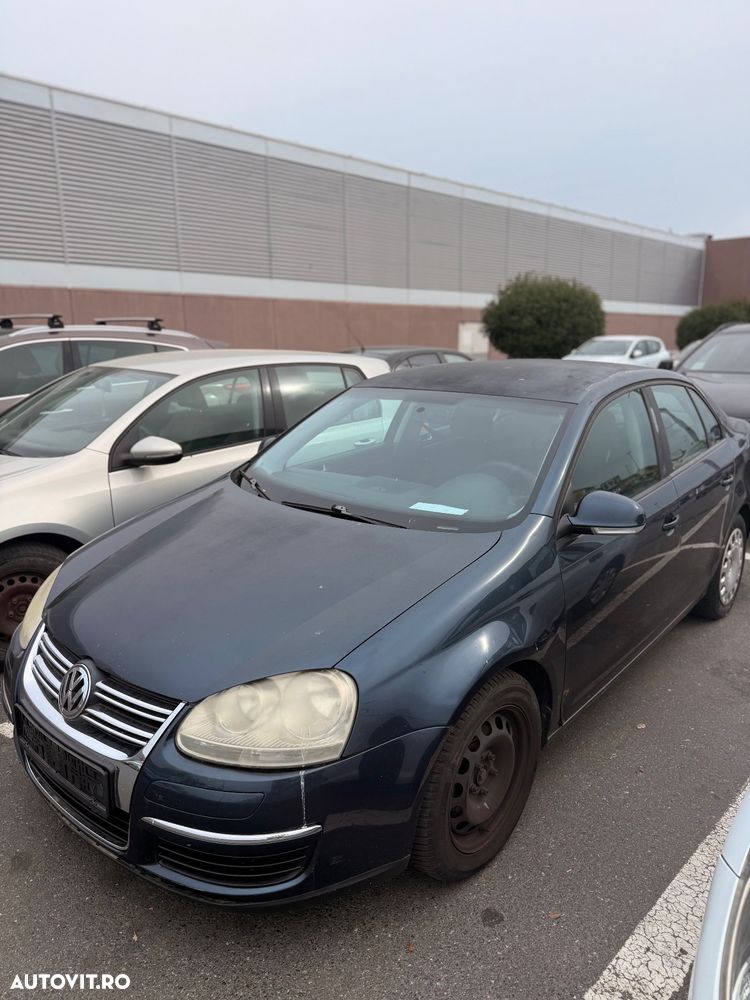 Volkswagen Jetta 1.6 Comfortline - 3