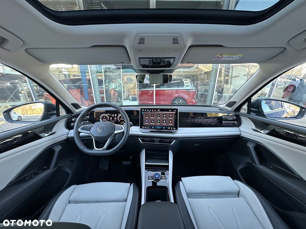 Volkswagen Tiguan - 11