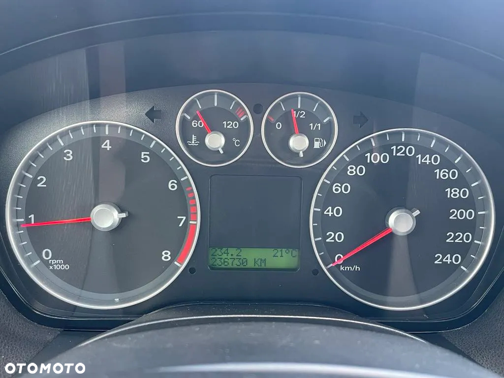 Ford C-MAX - 12