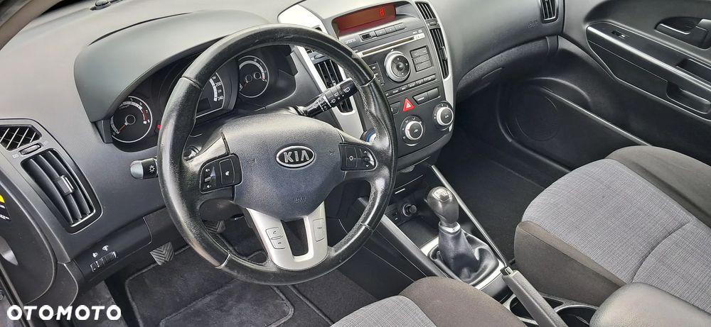Kia Ceed 1.4 CVVT Attract - 9