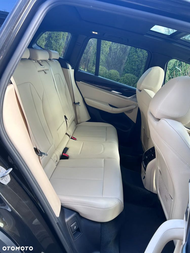 BMW X3 xDrive30i Luxury Line - 12