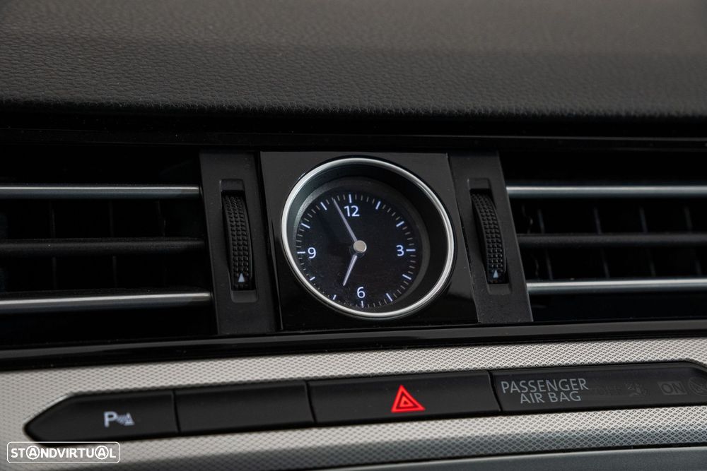 VW Passat Variant 2.0 TDi Confortline DSG - 24