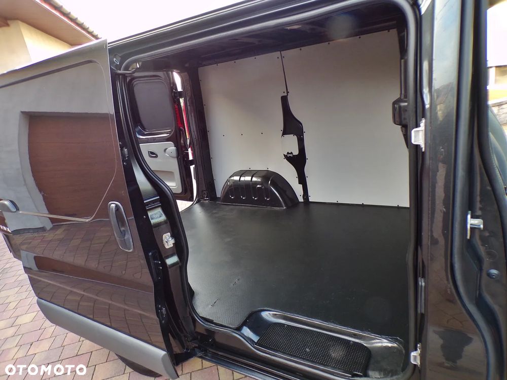 Opel Vivaro - 24