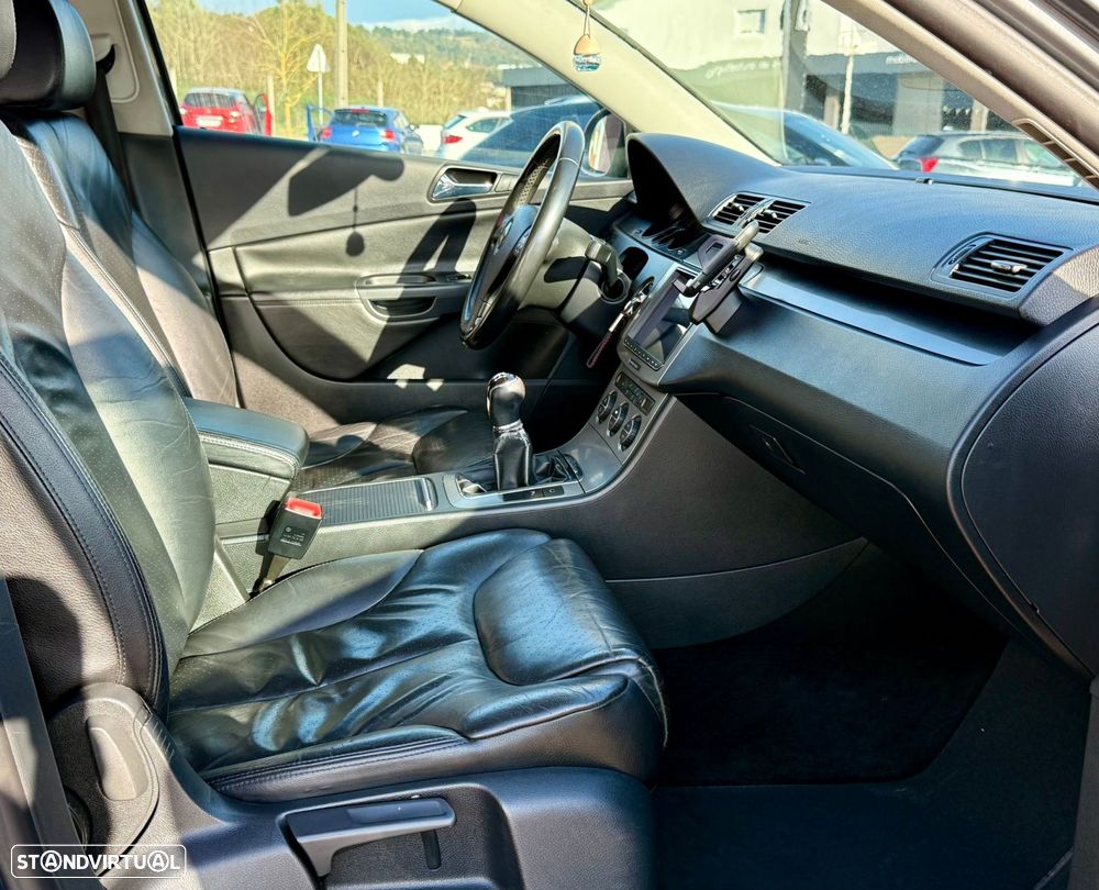 VW Passat Variant 2.0 TDi Highline - 11