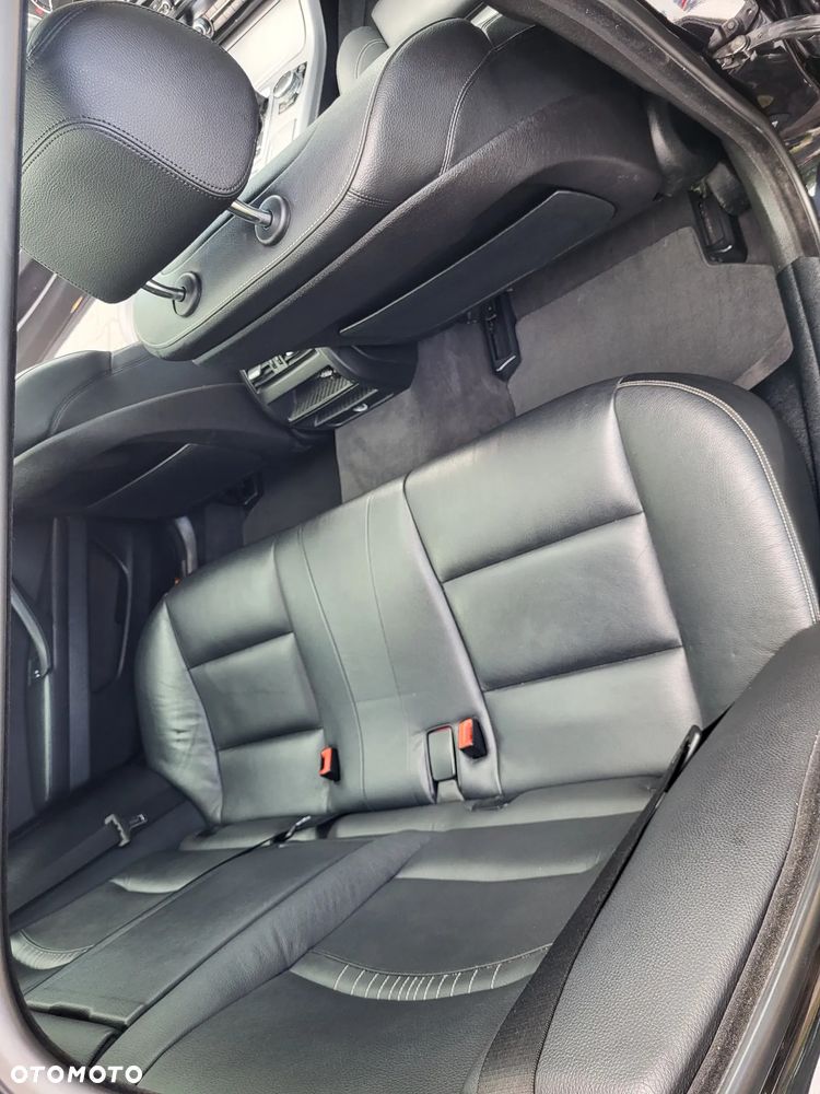BMW Seria 5 525d xDrive - 18