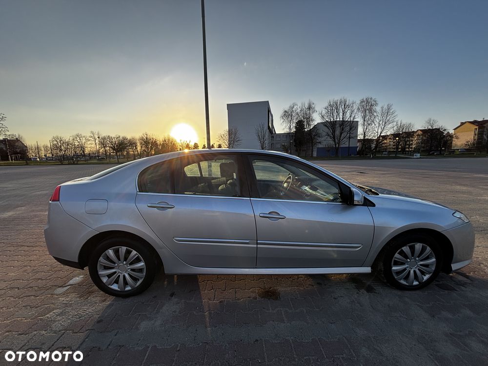 Renault Laguna 2.0 Authentique - 4