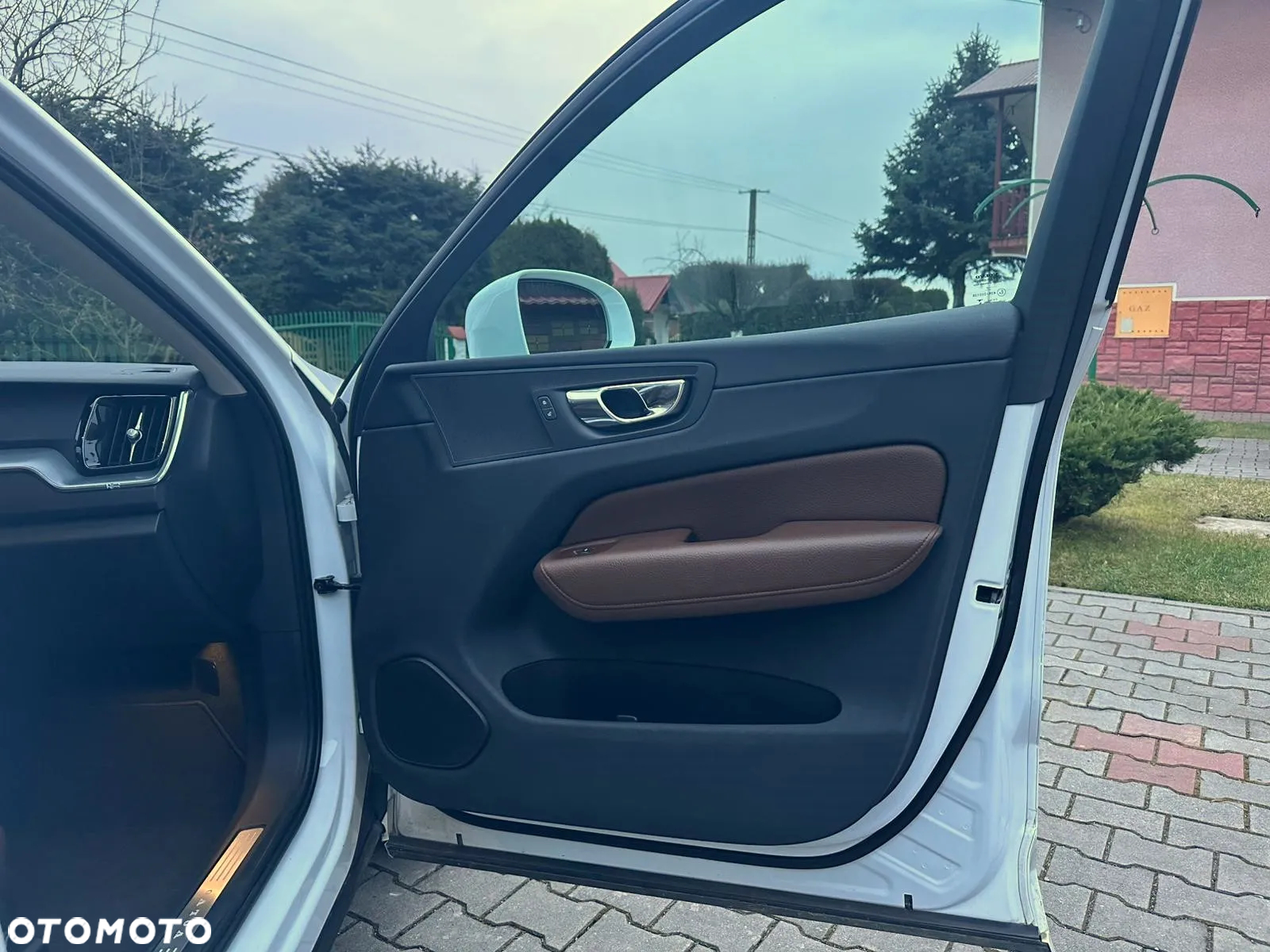 Volvo XC 60 T6 AWD Geartronic Momentum Pro - 17