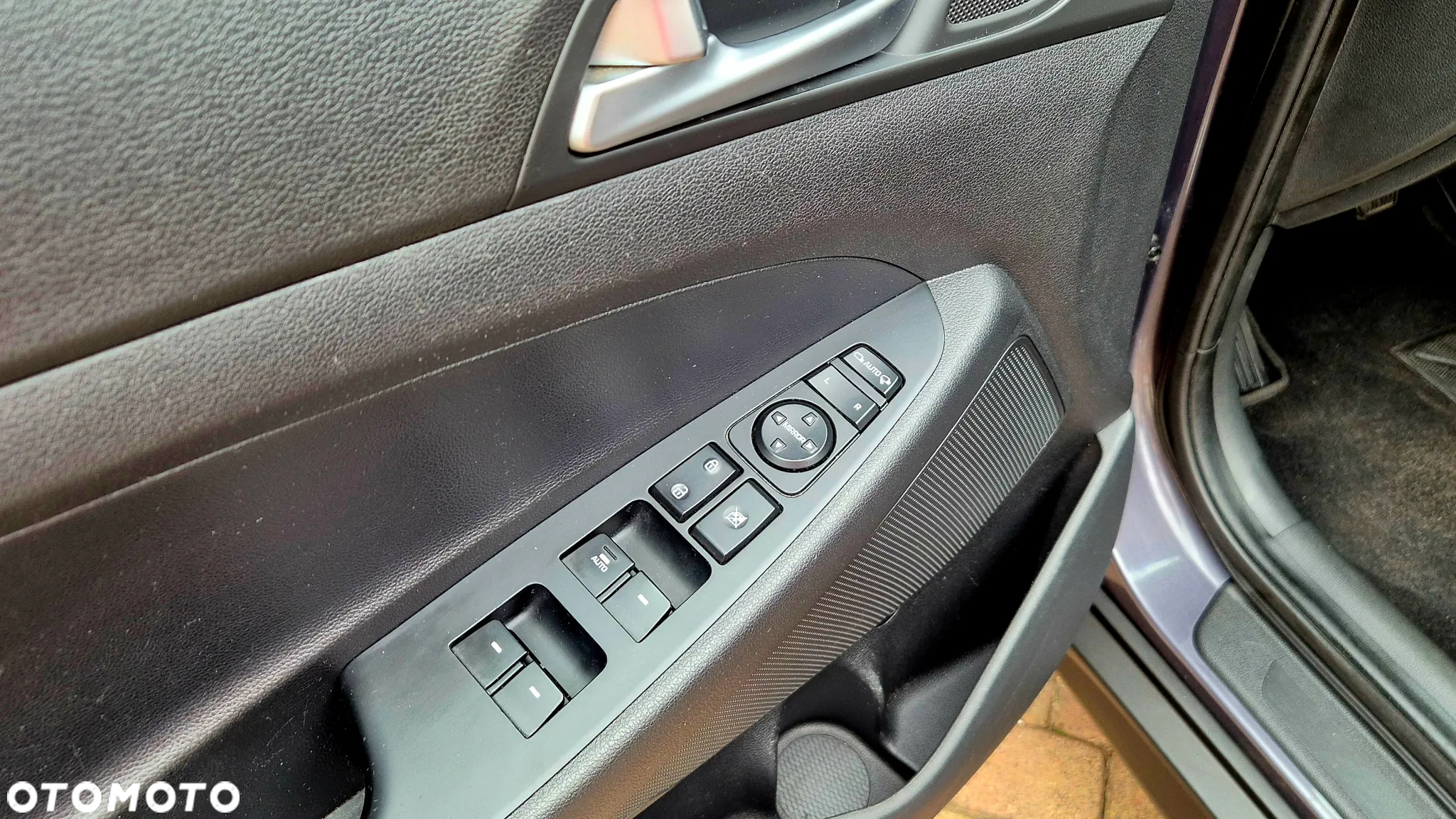 Hyundai Tucson 2.0 CRDI BlueDrive Style 2WD - 20