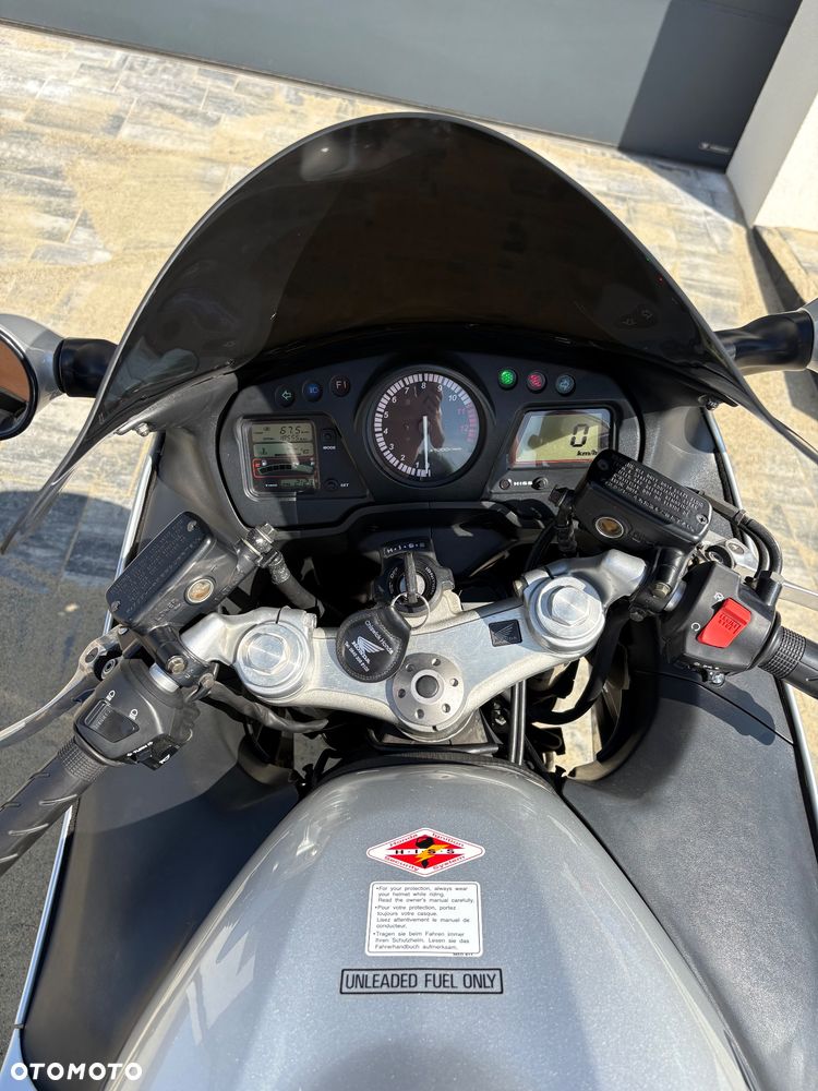 Honda CBR - 6