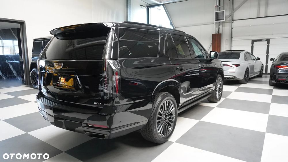 Cadillac Escalade 6.2 V8 AWD AT Platinum - 3