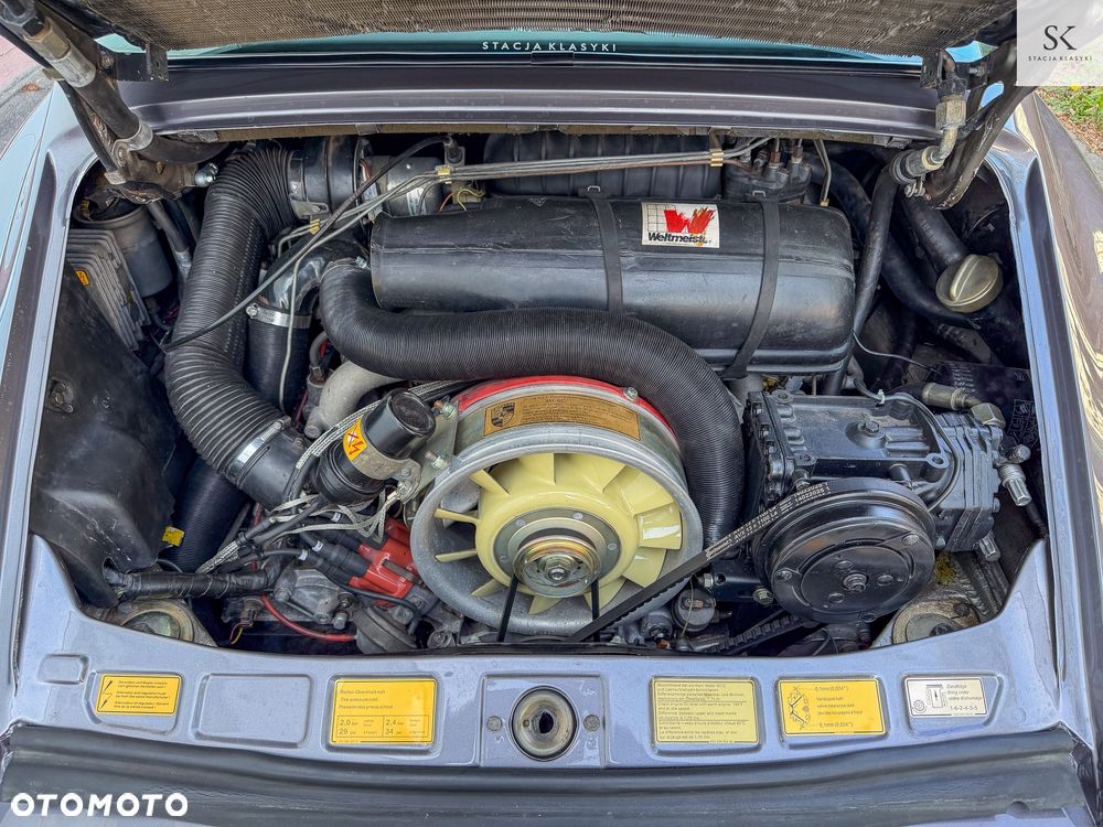 Porsche 911 - 22