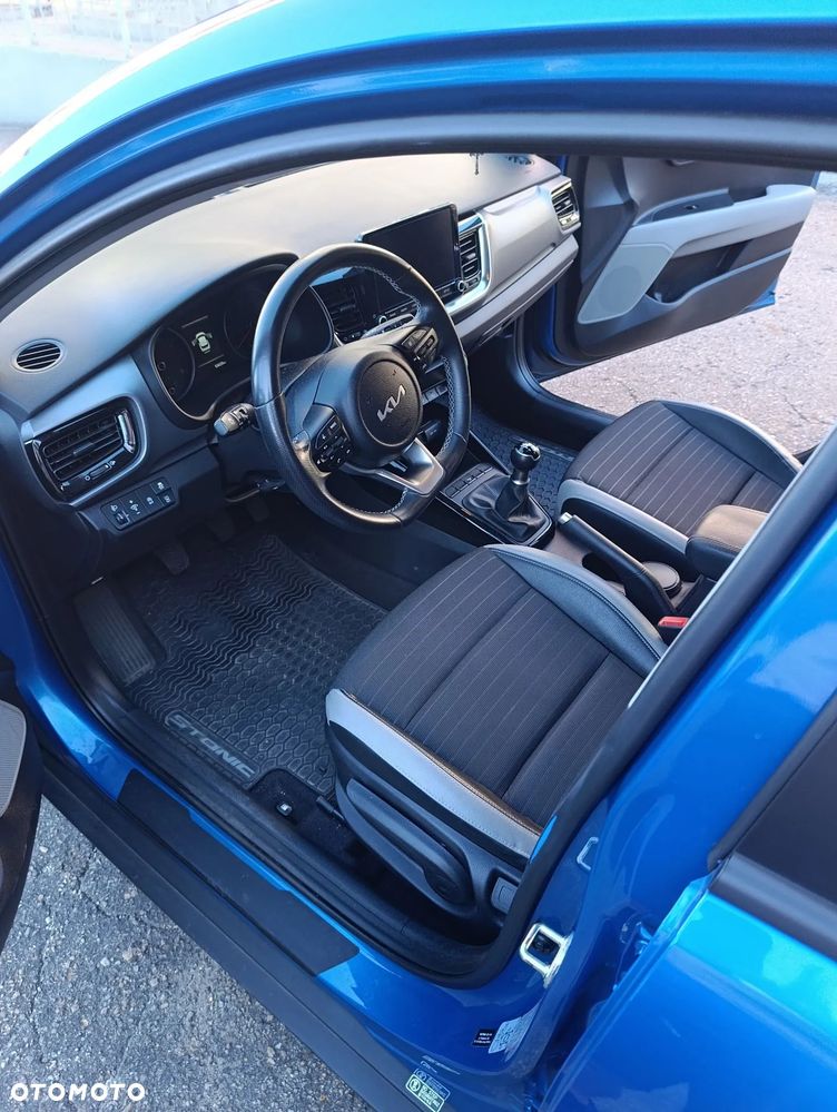 Kia Stonic 1.2 L - 4