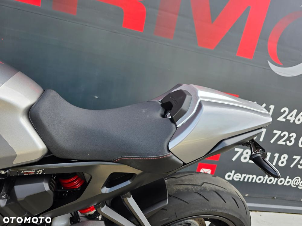 Honda CB - 8
