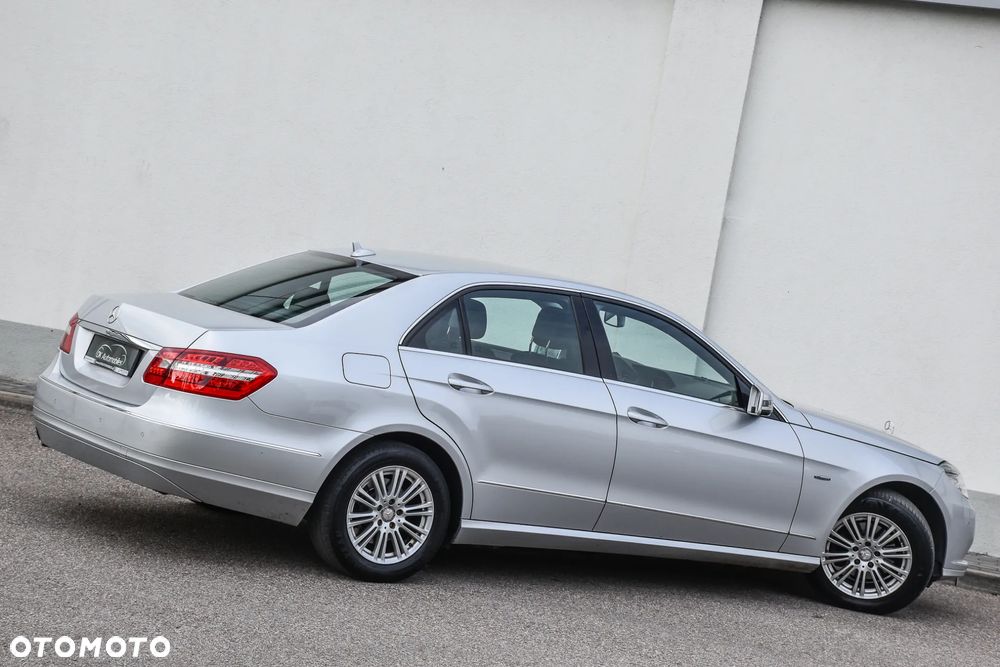 Mercedes-Benz Klasa E 200 BlueEFFICIENCY 7G-TRONIC Elegance - 8