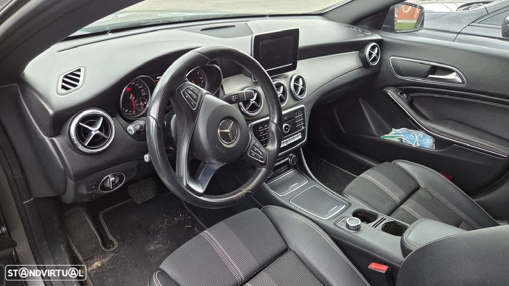 Mercedes-Benz CLA 200 d 4Matic 7G-DCT AMG Line - 3