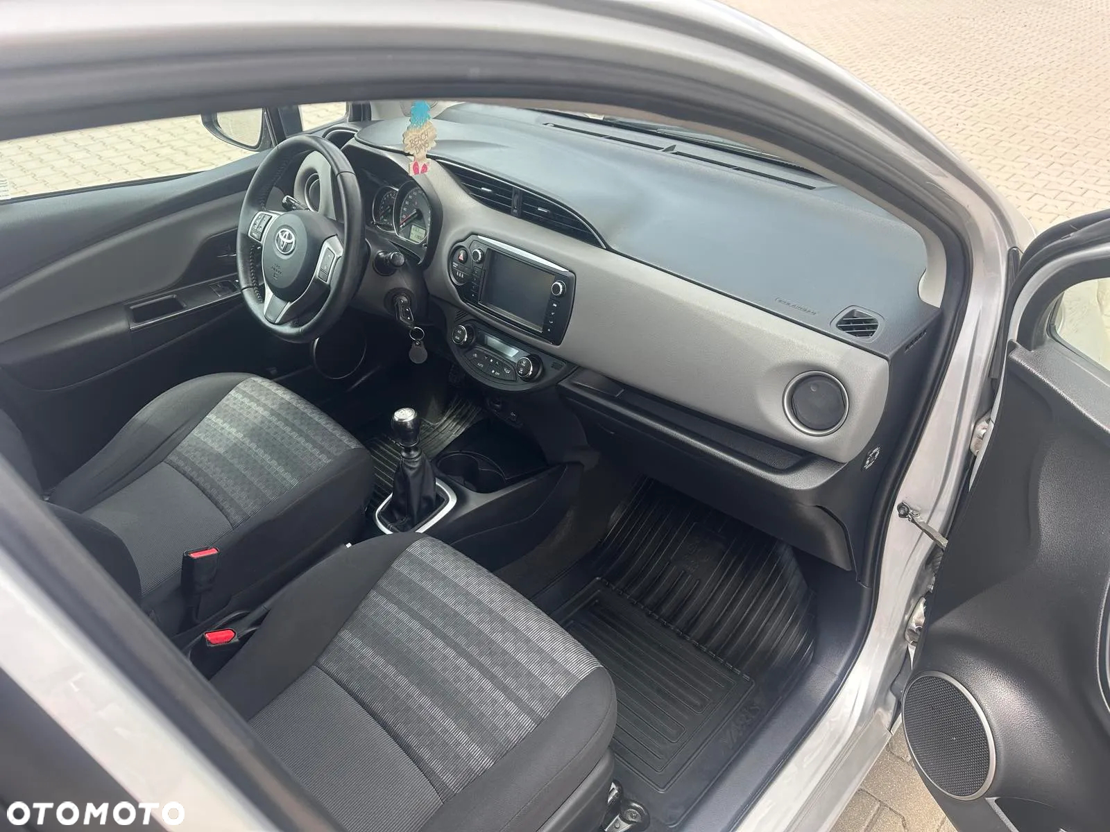 Toyota Yaris 1.33 Premium - 14