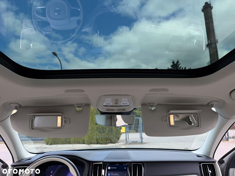 Volvo XC 60 B4 D Plus Dark - 29