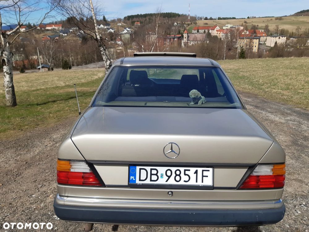 Mercedes-Benz W124 (1984-1993) - 12