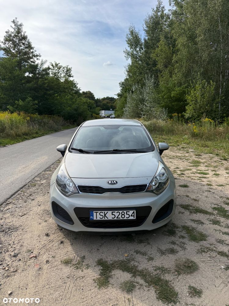 Kia Rio 1.2 L - 2
