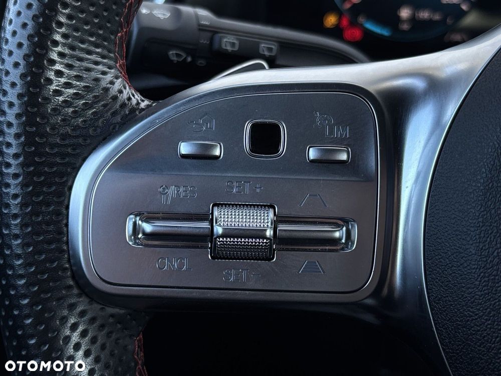 Mercedes-Benz CLA 220 d AMG Line 8G-DCT - 17