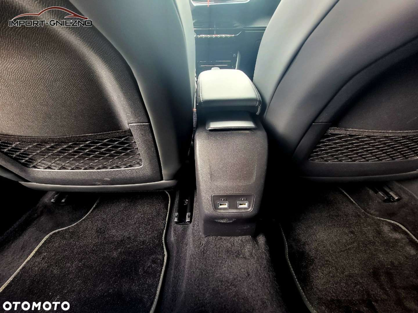 Peugeot 208 - 23