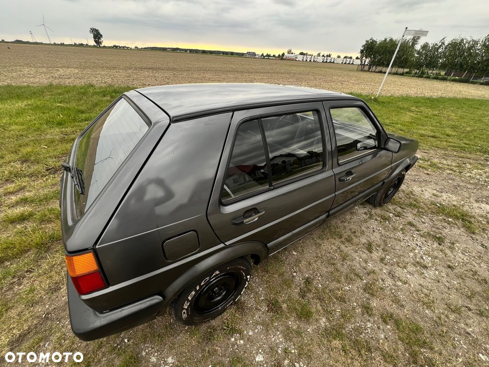 Volkswagen Golf - 6