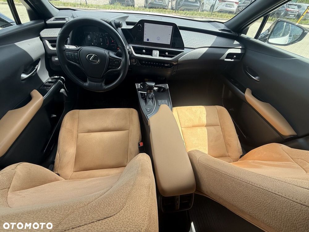 Lexus UX - 11