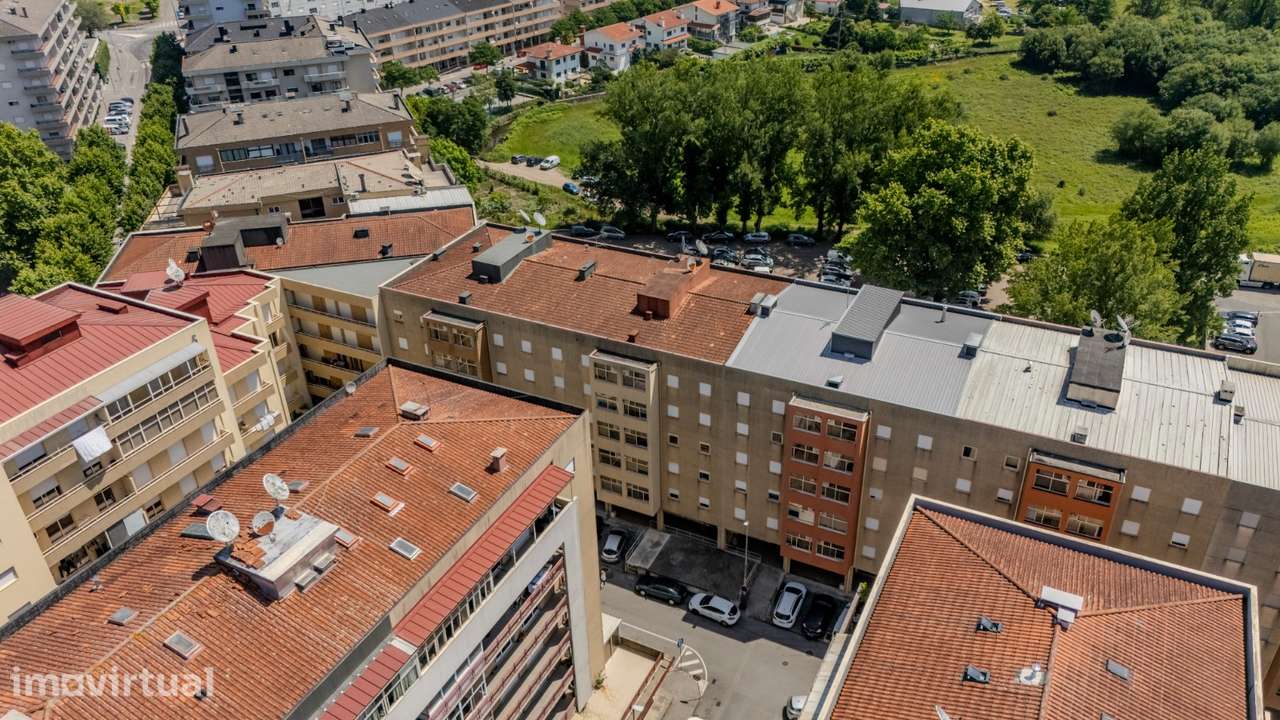 Apartamento T3 com Garagem Fechada em excelente localização - Grande imagem: 2/30