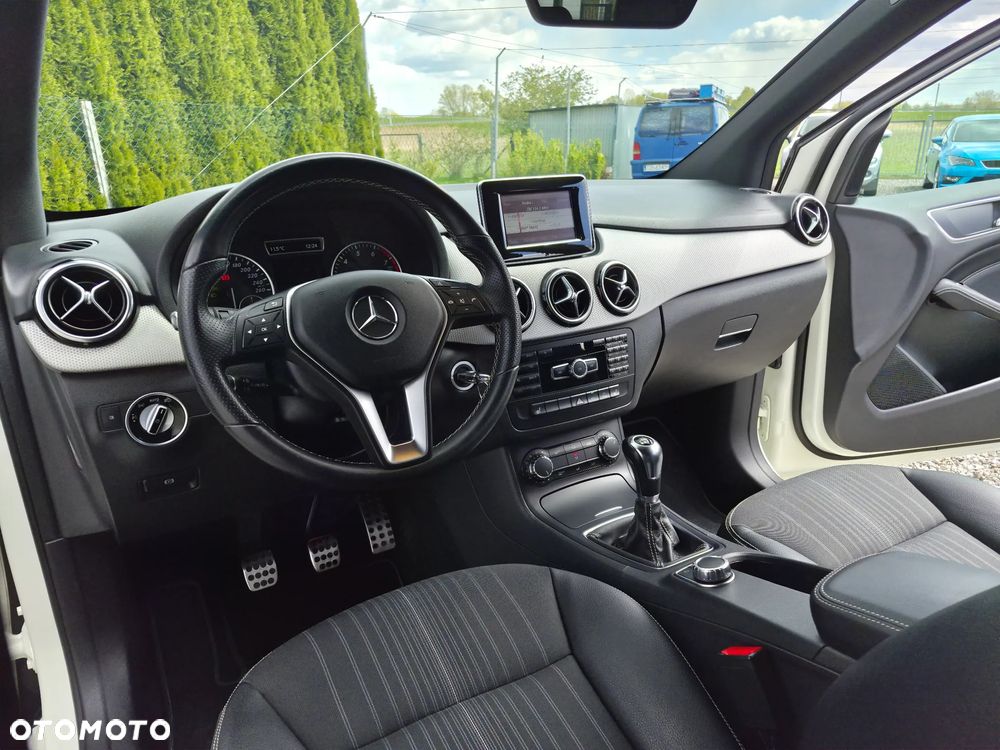 Mercedes-Benz Klasa B 180 BlueEFFICIENCY Edition Style - 16