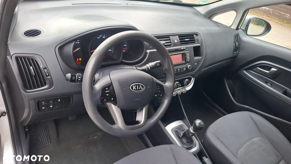 Kia Rio 1.2 Dream Team Edition - 11