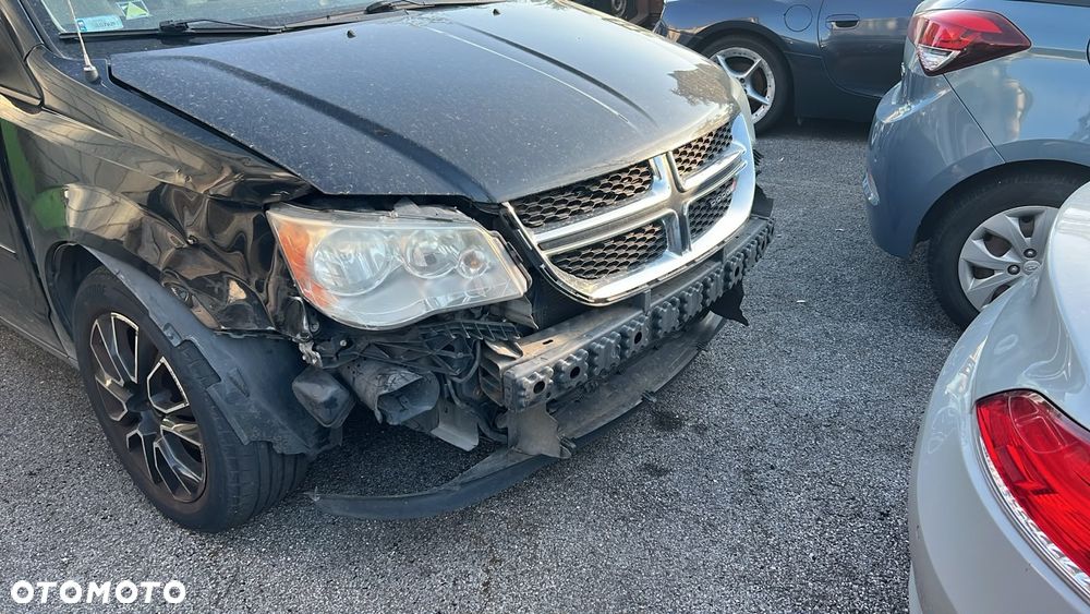 Dodge Grand Caravan - 4