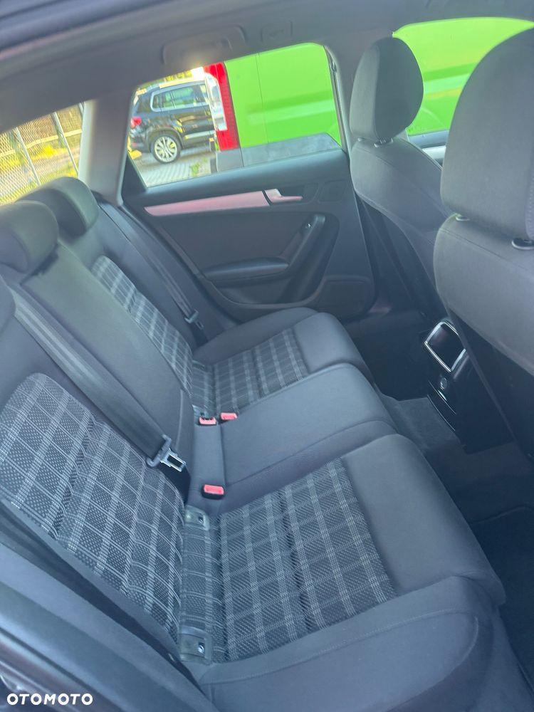 Audi A4 Avant 2.0 TDI DPF quattro S tronic Attraction - 9