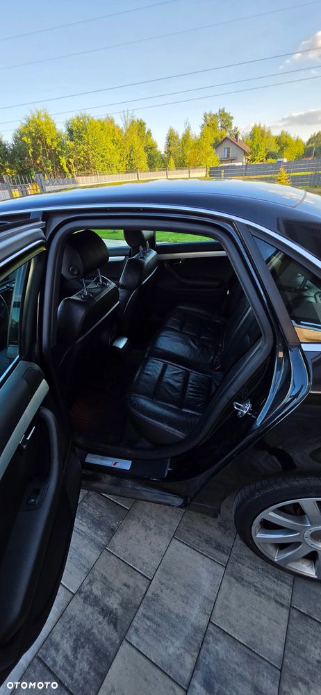 Audi A4 Limousine - 10