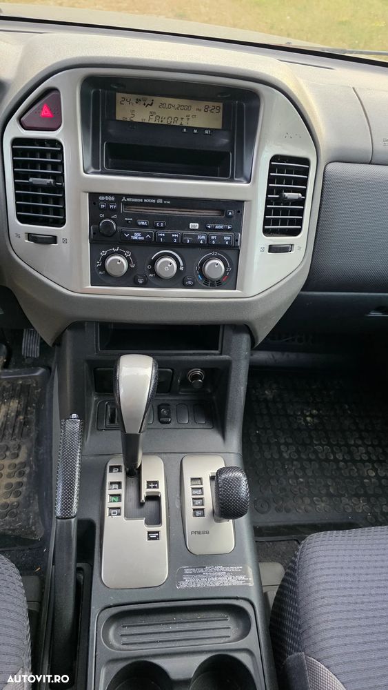 Mitsubishi Pajero 3.2 DI-D Automatik Dakar - 21