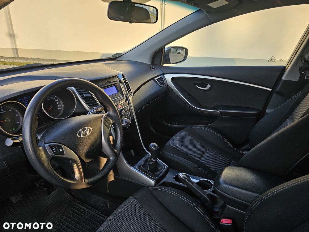 Hyundai i30 1.4 CRDi Premium - 10