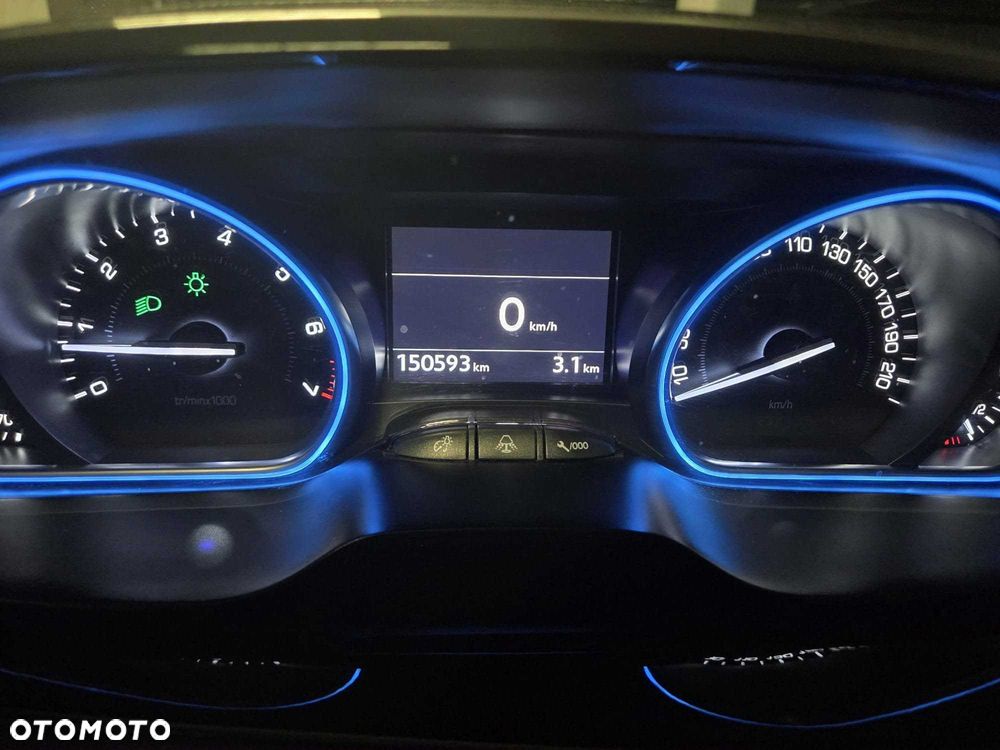 Peugeot 208 - 2