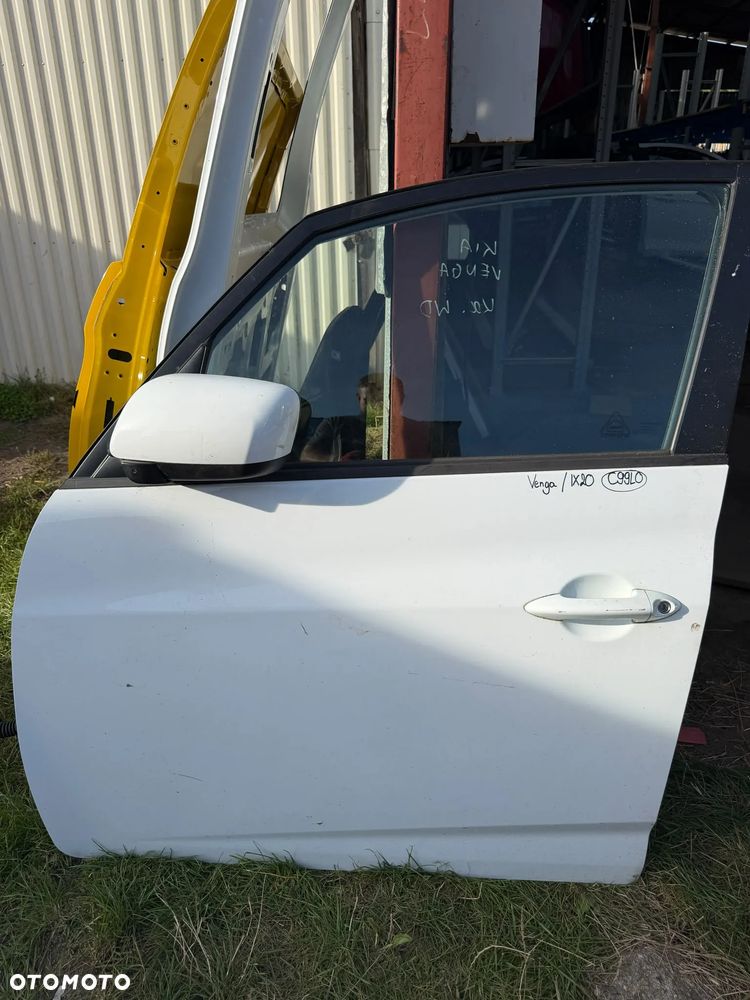 KIA VENGA/ HYUNDAI IX20 DRZWI PRZEDNIE LEWE KOMPLETNE EUROPA WD POZNAŃ GIEŁDA