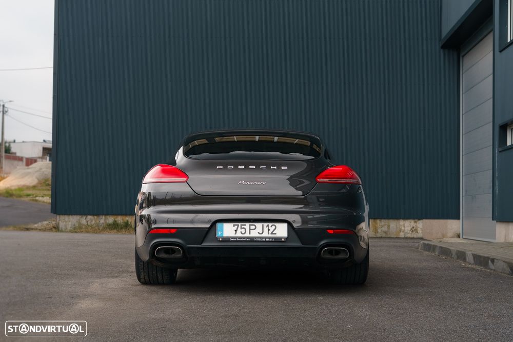 Porsche Panamera 3.0 V6 - 4