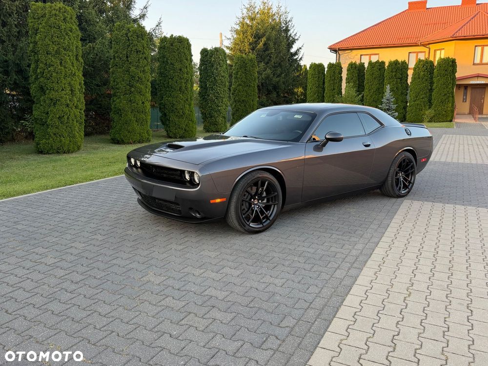 Dodge Challenger - 1
