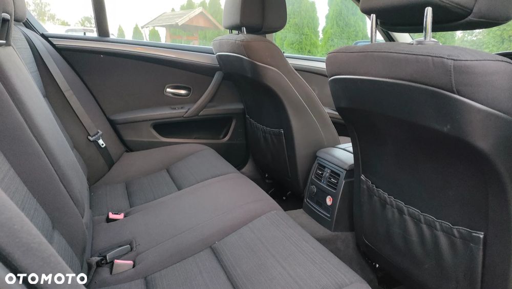 BMW Seria 5 520d Edition Sport - 10