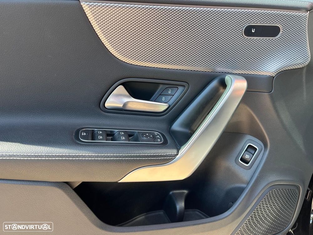 Mercedes-Benz CLA 180 - 9