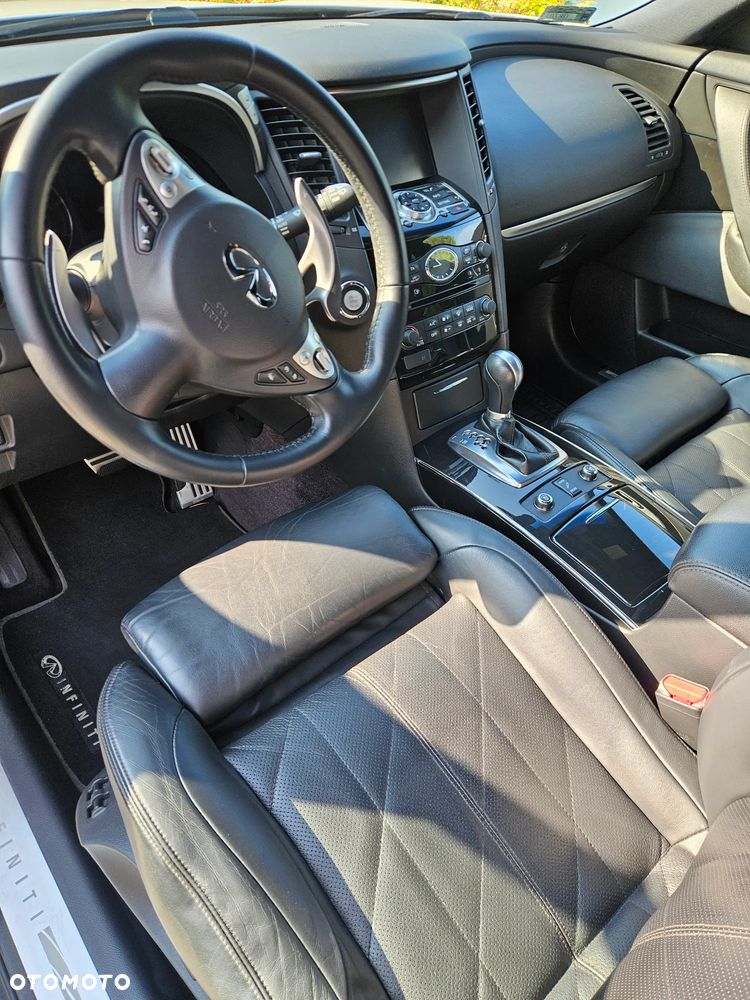 Infiniti QX70 3.0d S Premium - 9